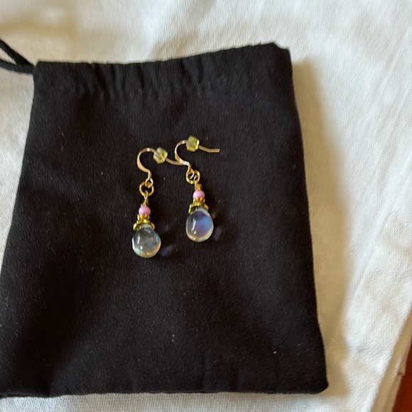 Handmade drop earrings. They are about 1:20 inches and the bead changes color! - Picture 1 of 3